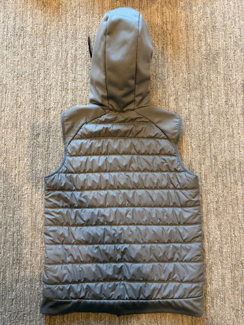 Nike Men’s Gray Sleeveless Puffer Vest with Orange Lining Hood - Picture 2 of 4